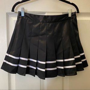 Black pleated tennis skirt